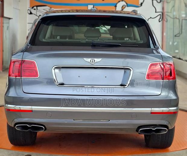 Bentley Bentayga 2018 Gray