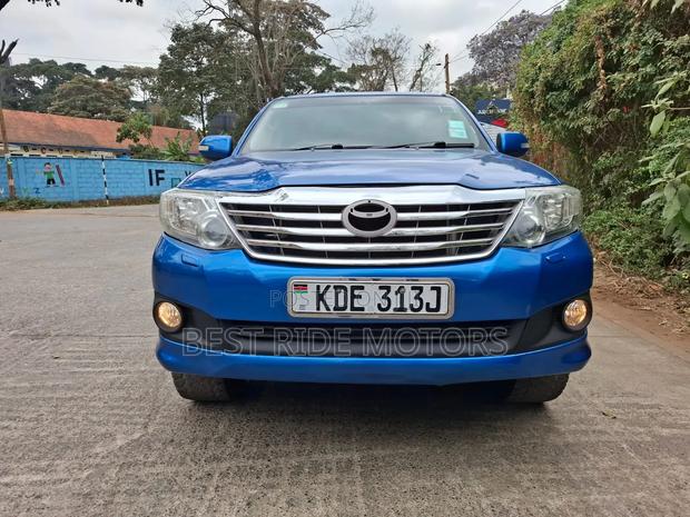 Toyota Fortuner 3.0 D AWD 2012 Blue