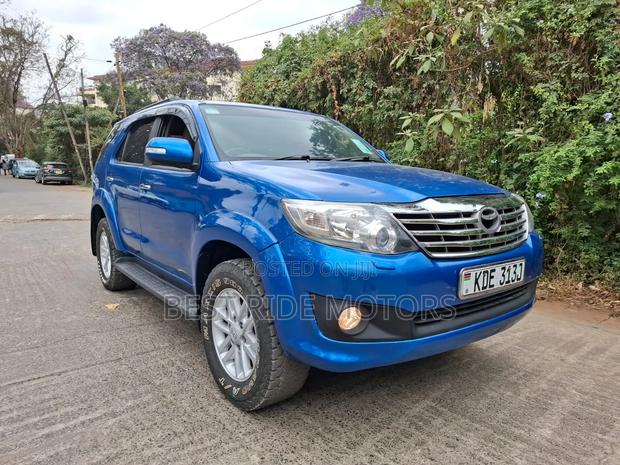 Toyota Fortuner 3.0 D AWD 2012 Blue