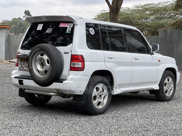 Mitsubishi Pajero IO 2000 White