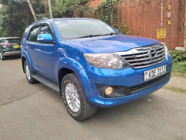 Toyota Fortuner 2015 Blue