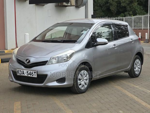Toyota Vitz 2013 Black