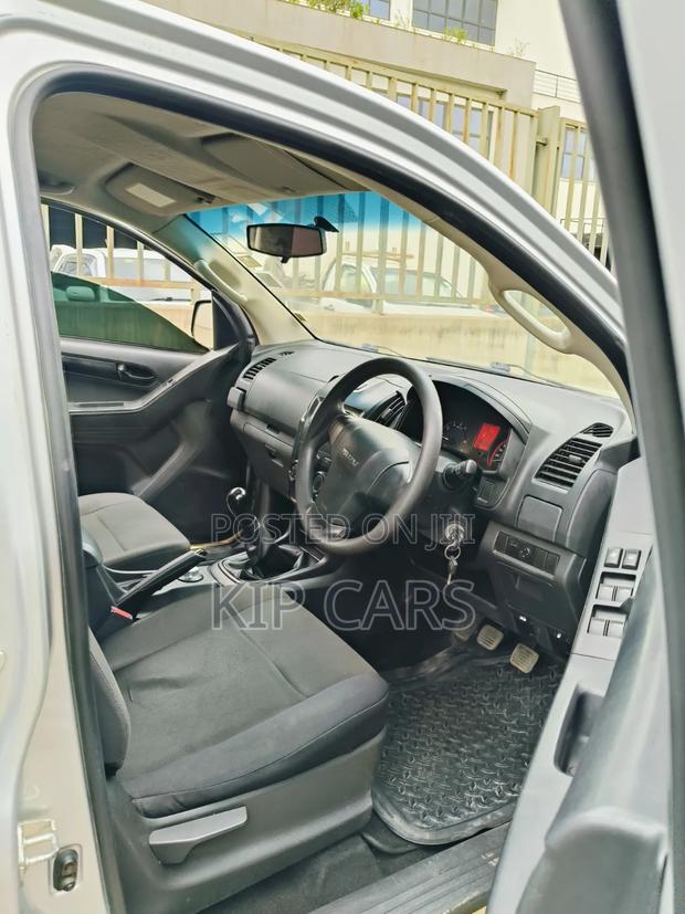 Isuzu D-MAX 2021 Silver