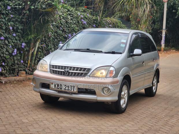 Toyota Nadia 2001 Silver
