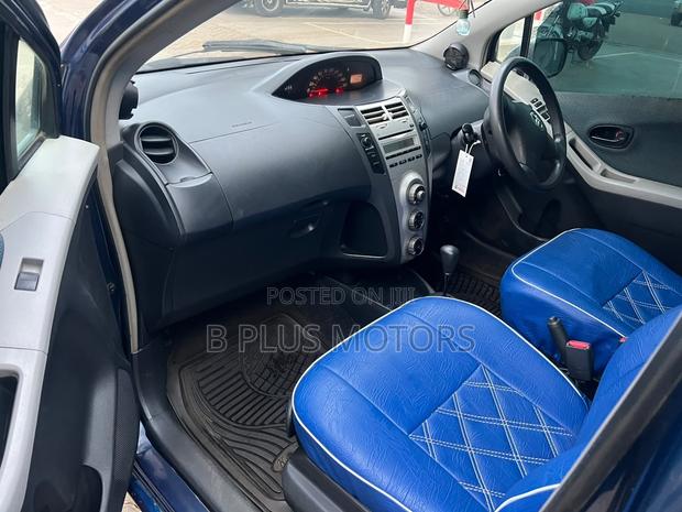 Toyota Vitz 2005 Blue