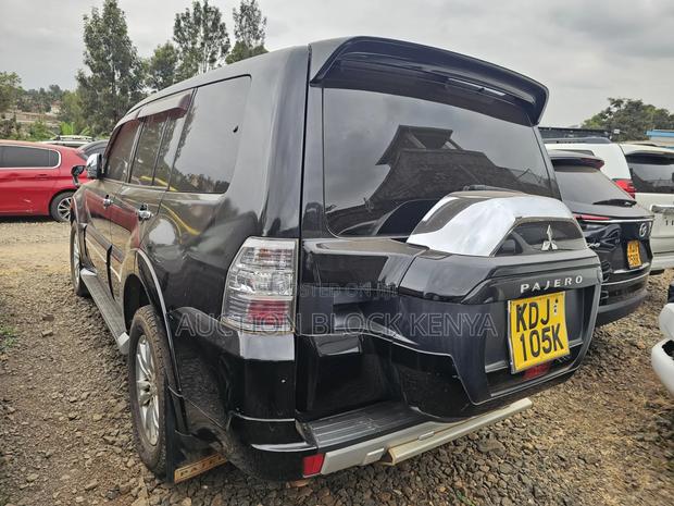 Mitsubishi Pajero 2018 Black