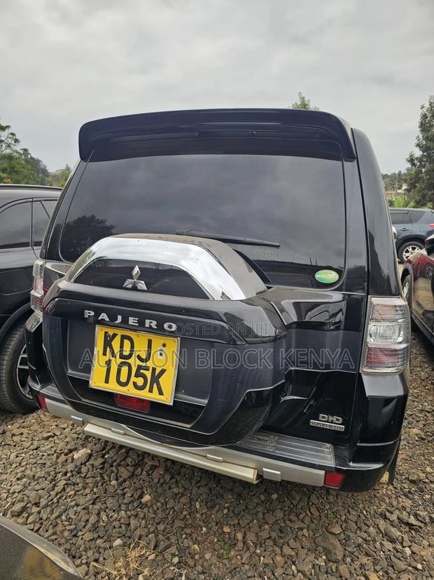 Mitsubishi Pajero 2018 Black
