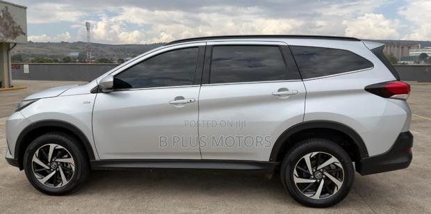 Toyota Rush 2019 Silver