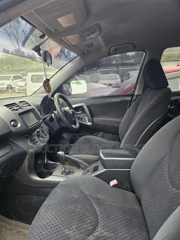 Toyota Vanguard 2010 Black