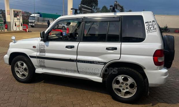 Mitsubishi Pajero 2006 White