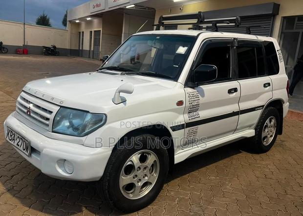 Mitsubishi Pajero 2006 White