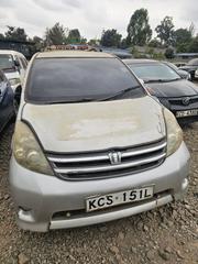 Toyota ISIS 2011 Silver for sale