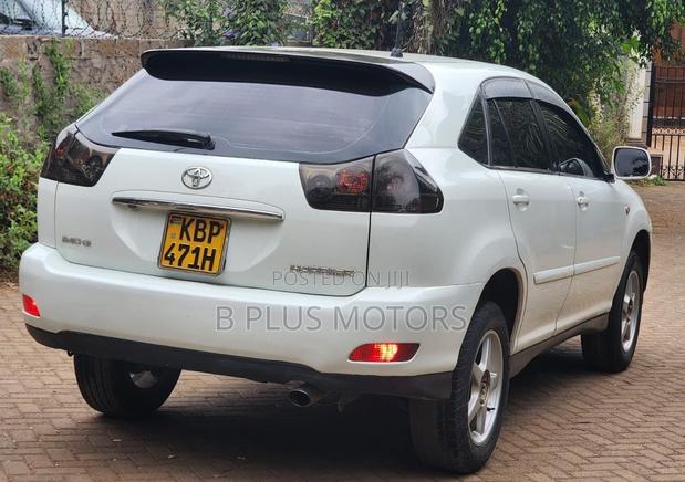 Toyota Harrier 2005 White