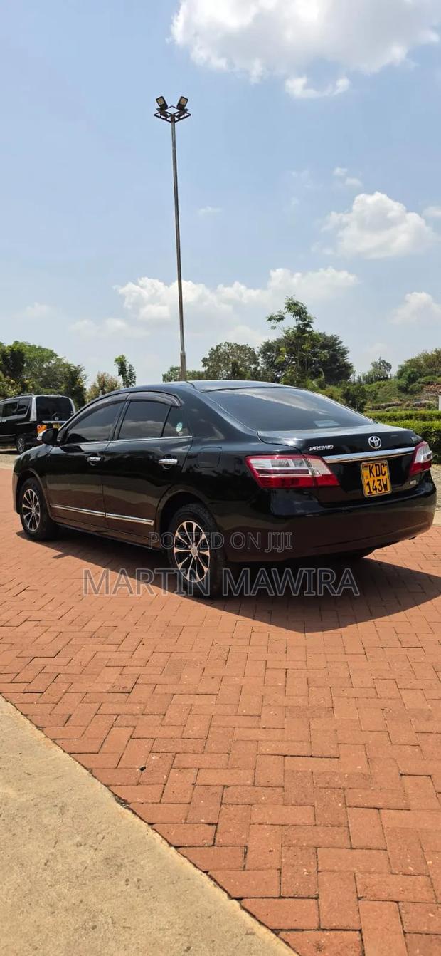 Toyota Premio 2015 Black