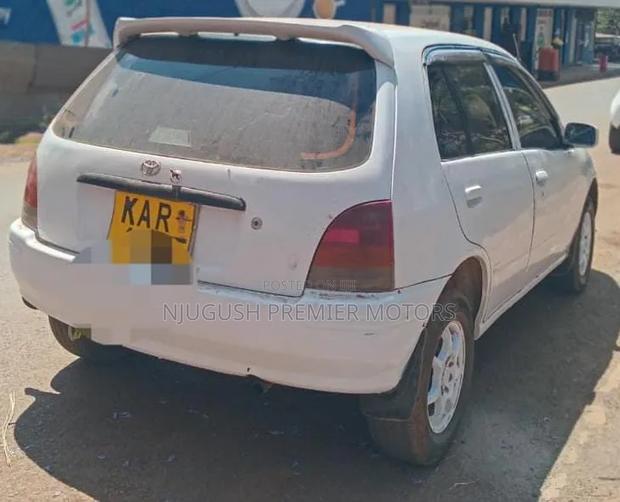 Toyota Starlet 1999 White