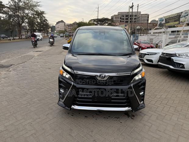 Toyota Voxy ZS Kirameki II 2WD 7-Seater 2019 Black