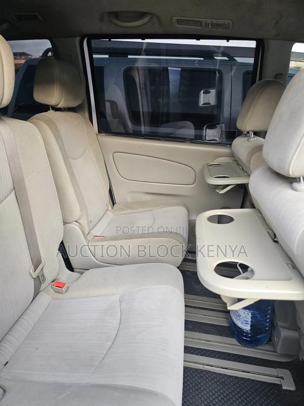 Nissan Serena 2013 Silver
