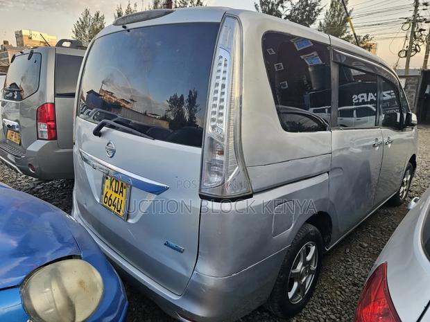 Nissan Serena 2013 Silver