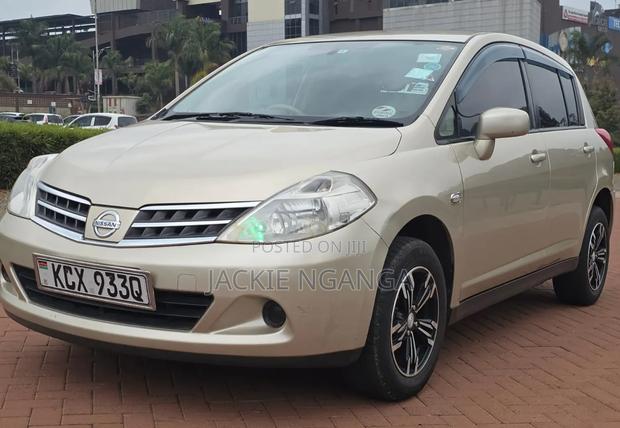 Nissan Tiida 2012 Gold