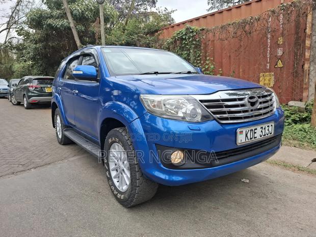 Toyota Fortuner 2012 Blue