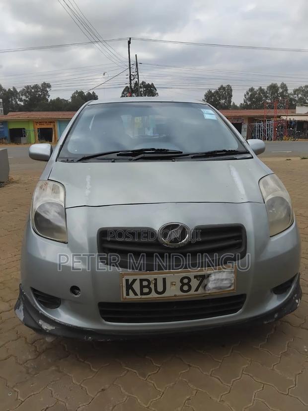 Toyota Vitz 2006 Gray