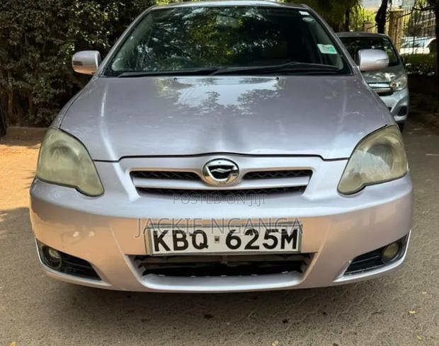 Toyota Corolla RunX 2005 Gold