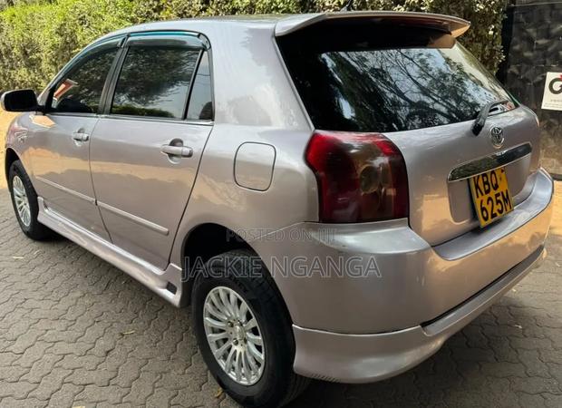 Toyota Corolla RunX 2005 Gold