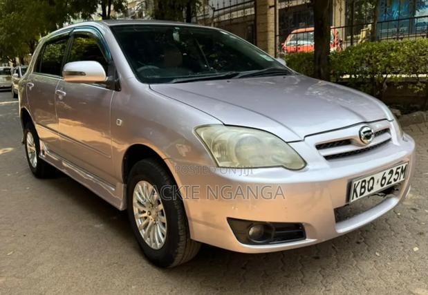 Toyota Corolla RunX 2005 Gold