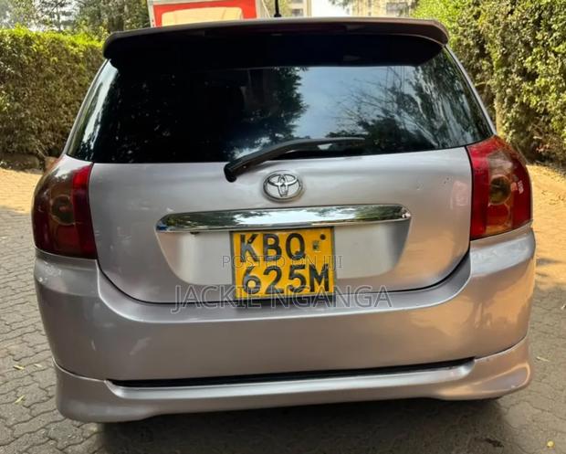 Toyota Corolla RunX 2005 Gold