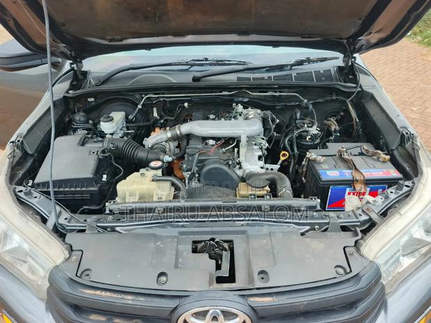 Toyota Hilux 2017 Gray