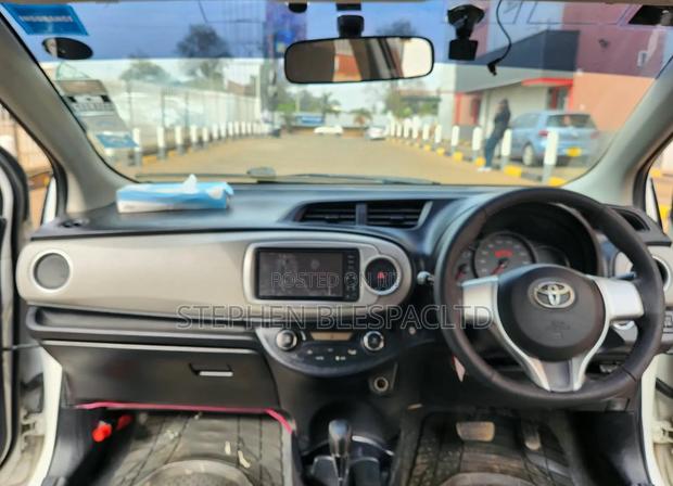 Toyota Vitz 2012 White