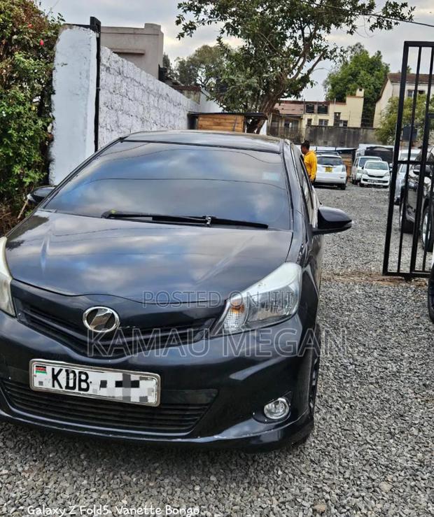 Toyota Vitz 2014 Black