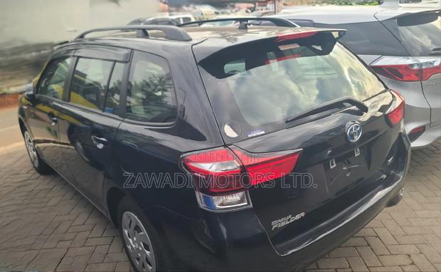 Toyota Corolla Fielder 1.5 Hybrid FWD 2019 Black