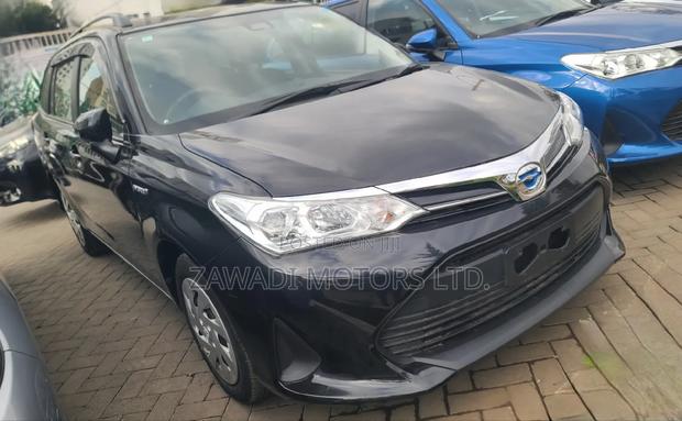 Toyota Corolla Fielder 1.5 Hybrid FWD 2019 Black