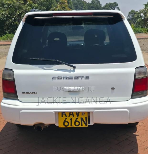 Subaru Forester 2000 White