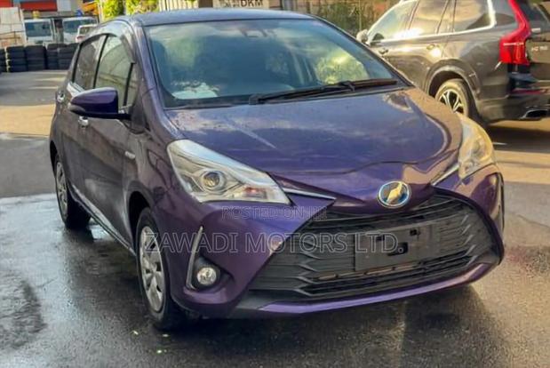 Toyota Vitz 1.5 FWD Hybrid 5dr 2019 Purple