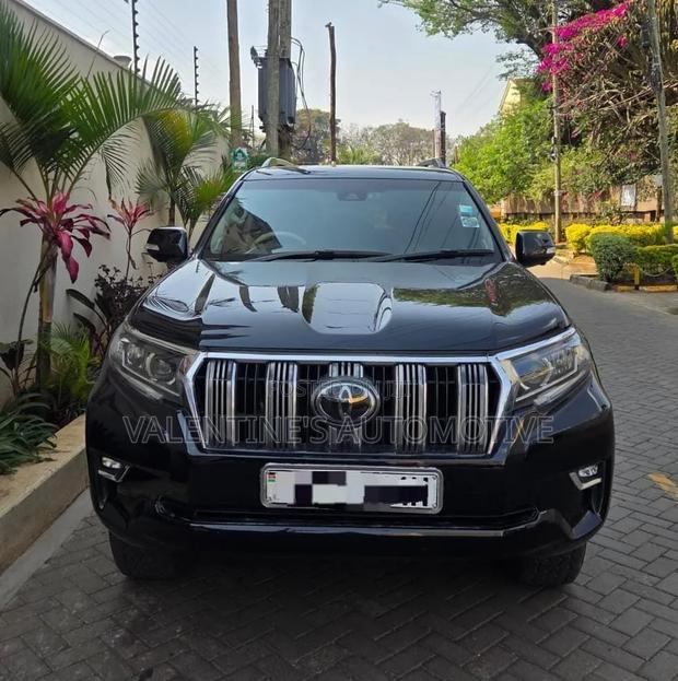 Toyota Land Cruiser Prado 2018 Black