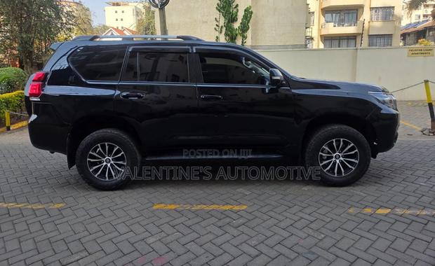 Toyota Land Cruiser Prado 2018 Black