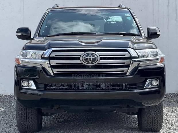 Toyota Land Cruiser 4.6 V8 ZX 2019 Black