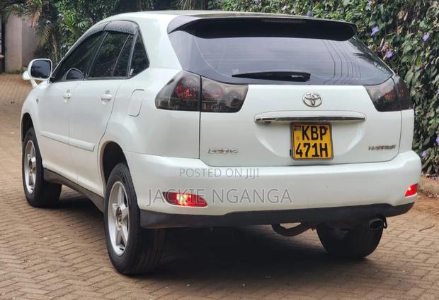 Toyota Harrier 2005 White