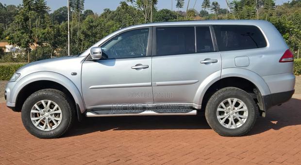 Mitsubishi Pajero 2013 Silver