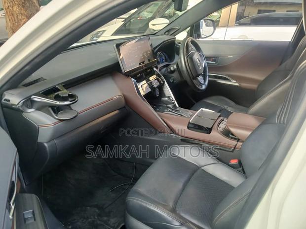 Toyota Harrier 2022 White