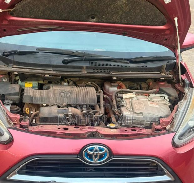 Toyota Sienta 2017 Pink