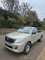 Toyota Hilux 2015 Gold for sale