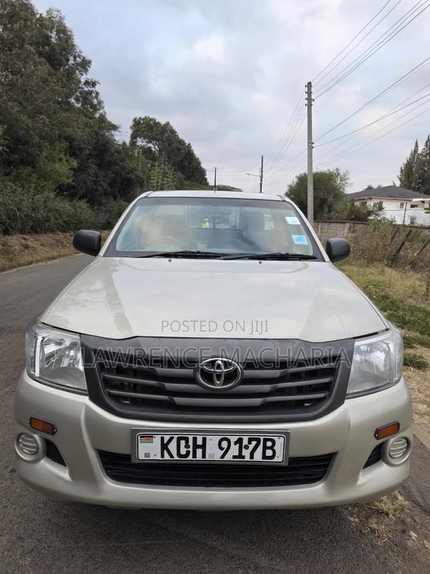 Toyota Hilux 2015 Gold