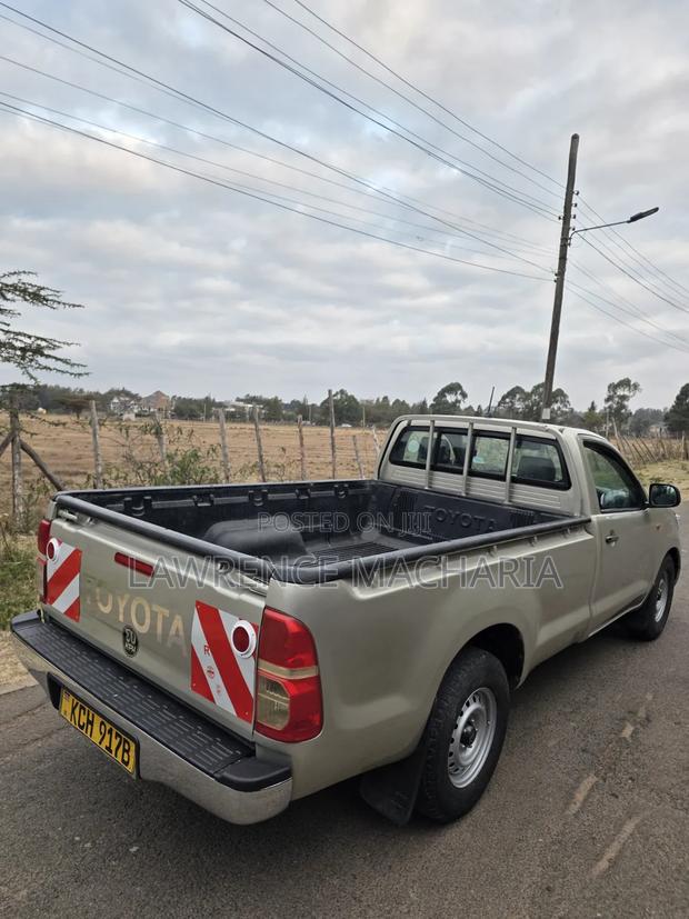 Toyota Hilux 2015 Gold