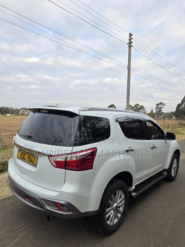Isuzu MU-X 3.0 Ddi VGS 2021 White