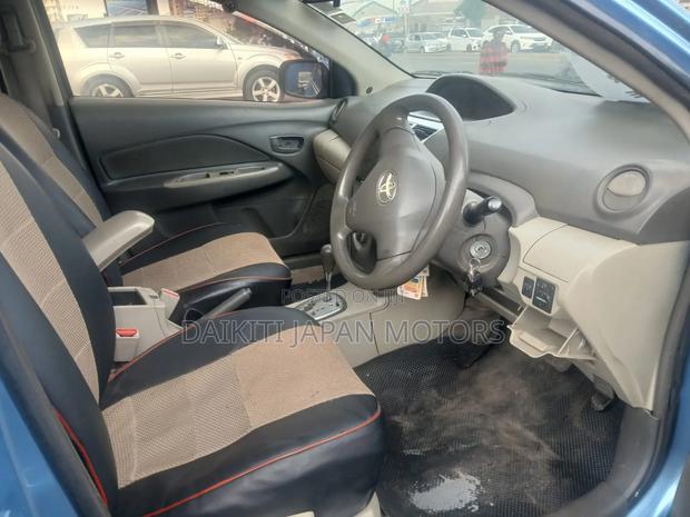 Toyota Belta 2010 Blue