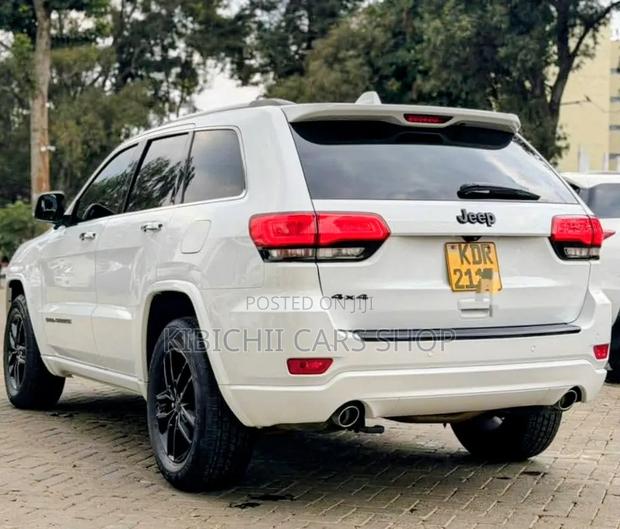 Jeep Cherokee Latitude 4x4 2018 White
