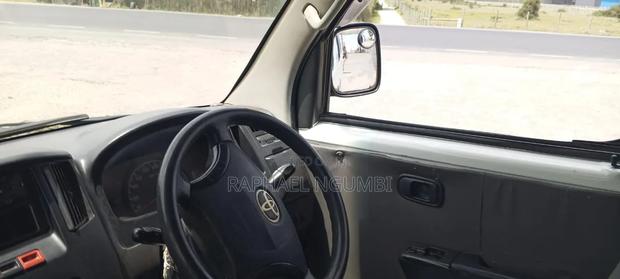 Toyota TownAce 2011 Yellow